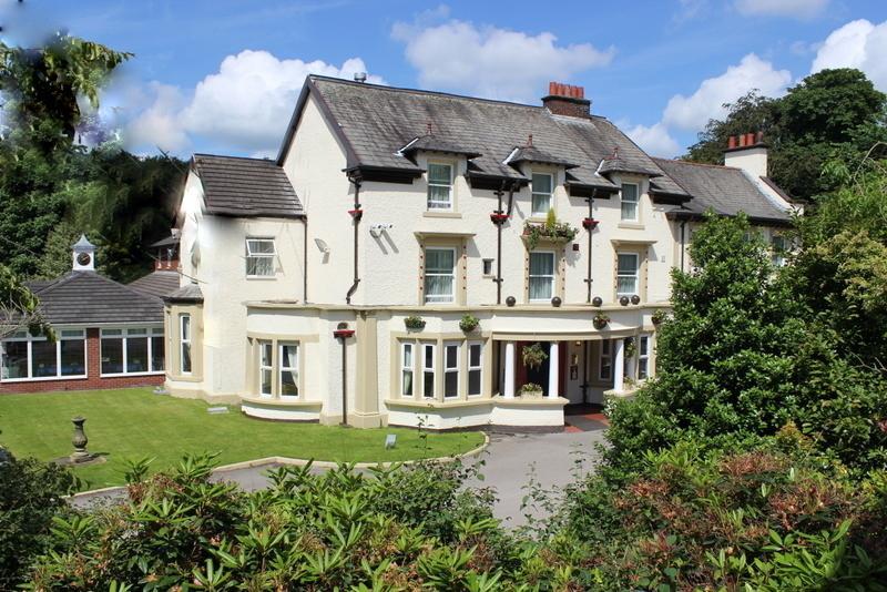 Briars Hall Hotel Burscough ภายนอก รูปภาพ
